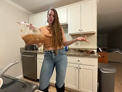 Snapshot of MissSwitch chatting on March 2025 02:05:02 AM MissSwitch online show from March 2025 02:05:02 AM