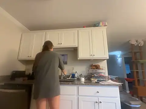 Snapshot of MissSwitch chatting on September 2025 11:25:01 AM MissSwitch online show from September 2025 11:25:01 AM