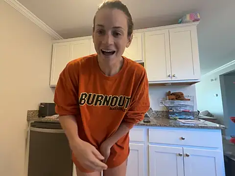 Snapshot of MissSwitch chatting on September 2025 01:38:02 PM MissSwitch online show from September 2025 01:38:02 PM