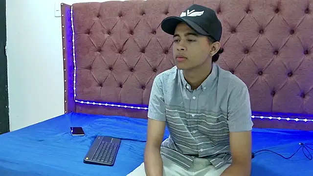 Snapshot of boys_yourparty chatting on February 2025 01:16:02 PM boys yourparty online show from February 2025 01:16:02 PM