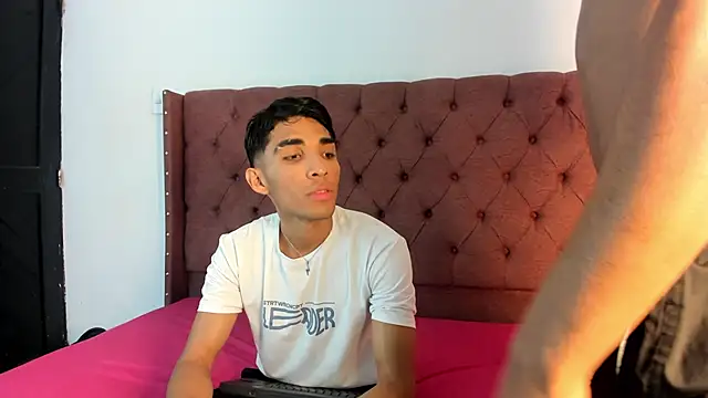 Snapshot of boys_yourparty chatting on September 2025 01:03:01 PM boys yourparty online show from September 2025 01:03:01 PM