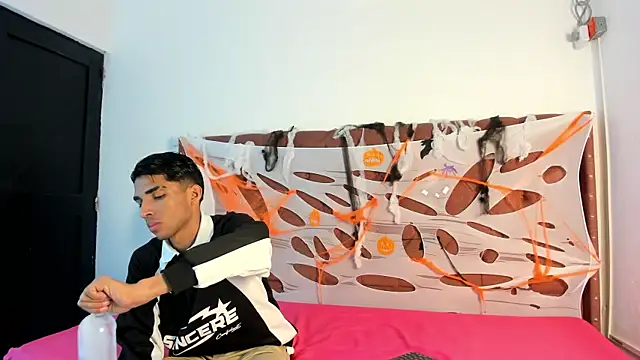 Snapshot of boys_yourparty chatting on October 2025 01:12:02 PM boys yourparty online show from October 2025 01:12:02 PM