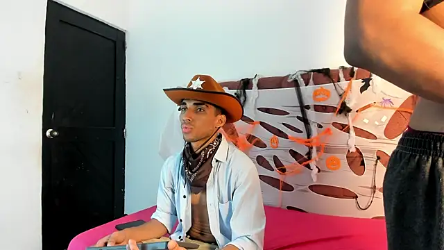 Snapshot of boys_yourparty chatting on October 2025 01:11:02 PM boys yourparty online show from October 2025 01:11:02 PM