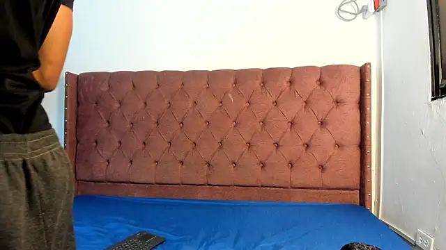 Snapshot of boys_yourparty chatting on December 2025 01:05:01 PM boys yourparty online show from December 2025 01:05:01 PM