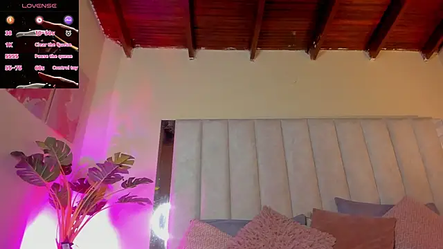 lil hanna18 online show from November 2025 07:35:01 PM