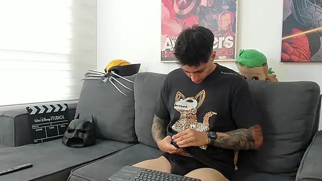 Snapshot of JeanBroc chatting on November 2025 08:00:01 PM JeanBroc online show from November 2025 08:00:01 PM