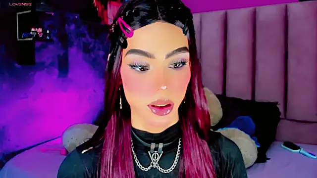 dollswit01 online show from February 2025 02:31:02 PM