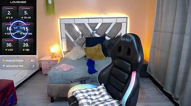 Snapshot of Scarllett_BDSM chatting on December 2024 06:37:02 AM Scarllett BDSM online show from December 2024 06:37:02 AM