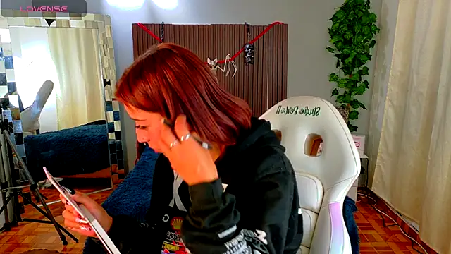 Snapshot of Scarllett_BDSM chatting on October 2025 10:25:02 PM Scarllett BDSM online show from October 2025 10:25:02 PM