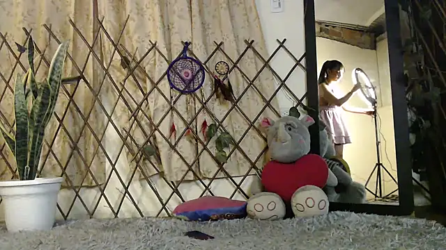 Snapshot of _ella_b chatting on March 2025 03:13:02 AM ella b online show from March 2025 03:13:02 AM