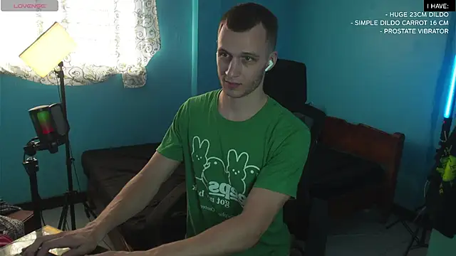 Snapshot of mickeypict chatting on February 2025 08:52:02 AM mickeypict online show from February 2025 08:52:02 AM