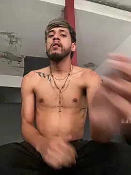 Snapshot of Rouuus12 chatting on January 2026 01:38:01 PM Rouuus12 online show from January 2026 01:38:01 PM