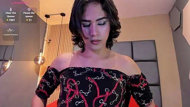 HOTTY RED  online show from December 2024 06:56:02 PM