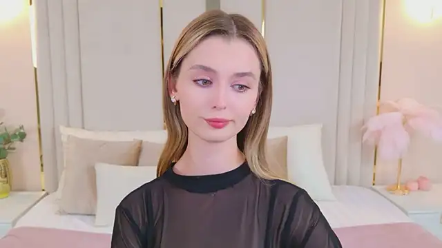 Snapshot of MarybethSnow chatting on September 2025 05:15:02 PM MarybethSnow online show from September 2025 05:15:02 PM