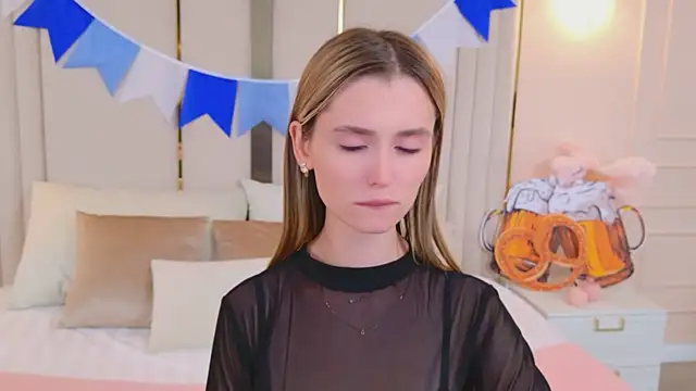 Snapshot of MarybethSnow chatting on September 2025 05:06:01 PM MarybethSnow online show from September 2025 05:06:01 PM