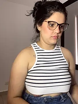 Snapshot of kimberlyhills1 chatting on October 2025 07:58:02 PM kimberlyhills1 online show from October 2025 07:58:02 PM