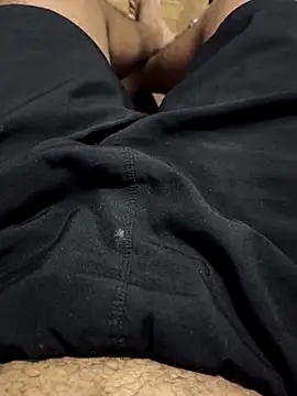 Snapshot of FABINHOSEOAU chatting on December 2024 11:13:02 PM FABINHOSEOAU online show from December 2024 11:13:02 PM