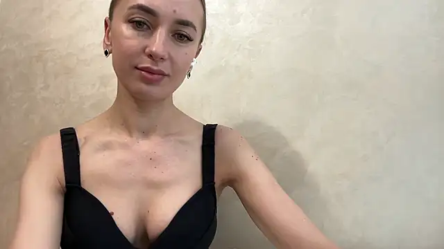 CaitlinaJayne23 online show from May 2026 03:24:02 AM