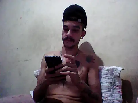 gatobranco001 online show from March 2025 08:42:02 PM