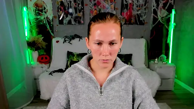 MichelleOrtis online show from October 2025 12:39:02 PM