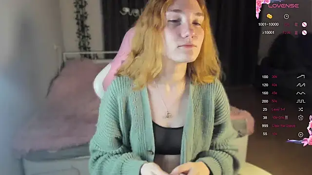 ReddHotPipper online show from December 2024 01:10:02 AM