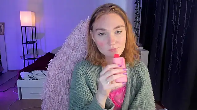 ReddHotPipper online show from October 2025 03:07:01 AM