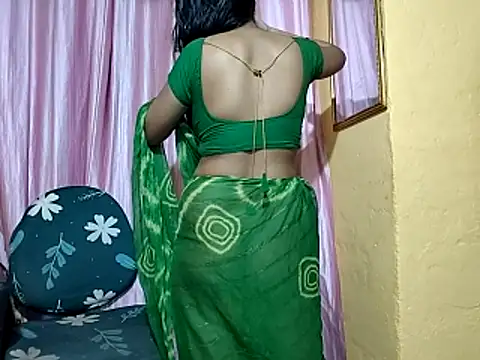 Snapshot of poojaxxx65 chatting on December 2025 11:32:02 PM poojaxxx65 online show from December 2025 11:32:02 PM