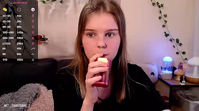 Moona xx online show from March 2025 11:28:02 PM