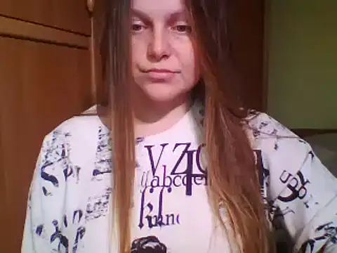 Evasapples online show from February 2025 12:57:02 PM