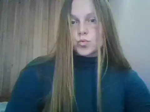 Evasapples online show from March 2025 06:51:02 PM