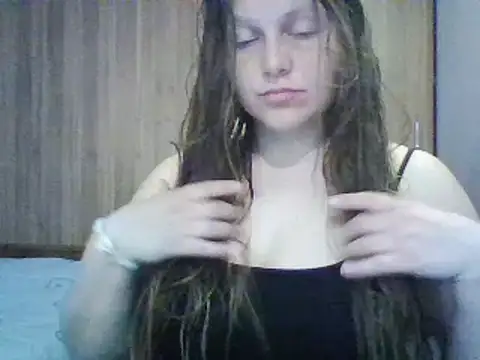 Evasapples online show from March 2025 11:34:02 PM