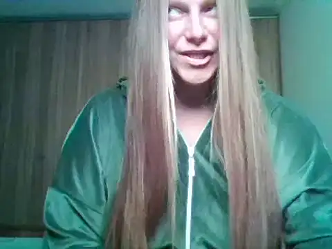 Evasapples online show from September 2025 12:27:02 PM