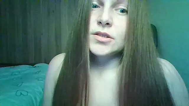 Evasapples online show from March 2026 09:42:01 PM