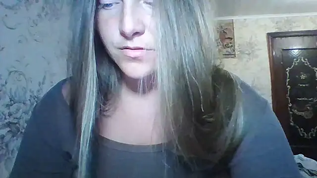 Evasapples online show from July 2026 08:35:01 PM