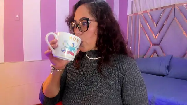 Snapshot of maria_paulac chatting on March 2025 05:02:01 AM maria paulac online show from March 2025 05:02:01 AM