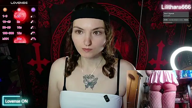 BrandiWRLD 999 online show from November 2025 08:29:02 PM