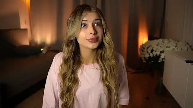 Snapshot of elisa_moon chatting on December 2024 02:41:02 PM elisa moon online show from December 2024 02:41:02 PM