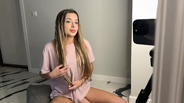 Snapshot of elisa_moon chatting on January 2025 01:37:02 AM elisa moon online show from January 2025 01:37:02 AM