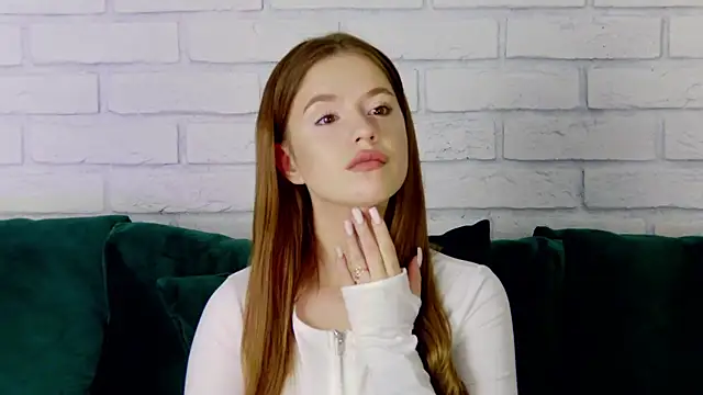 Snapshot of MilanaBalmain chatting on February 2025 04:23:01 AM MilanaBalmain online show from February 2025 04:23:01 AM