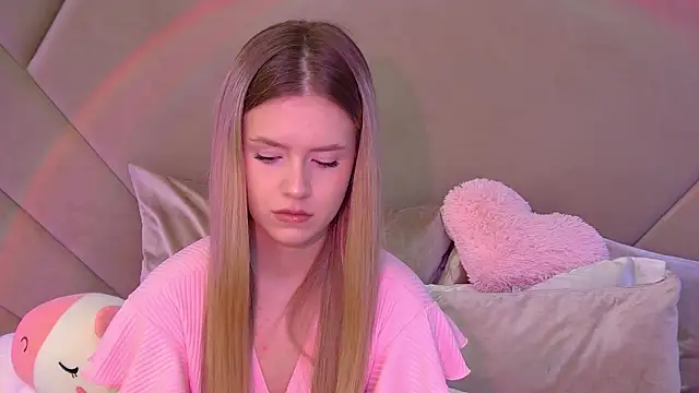 Snapshot of MilanaBalmain chatting on October 2025 04:08:01 PM MilanaBalmain online show from October 2025 04:08:01 PM