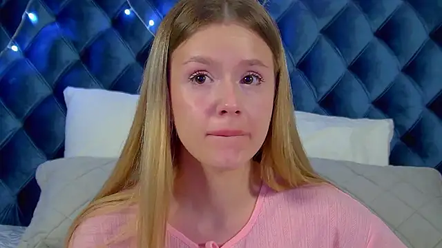 MilanaBalmain online show from December 2025 06:25:02 PM