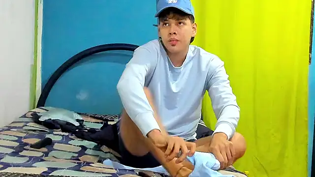 zackmontieel online show from December 2024 08:24:01 AM