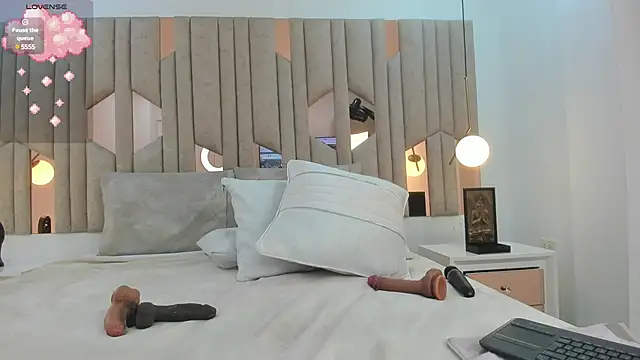 im nika  online show from January 2025 02:09:01 PM