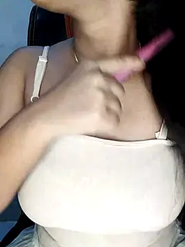 Snapshot of Tapur- chatting on November 2025 01:33:02 PM Tapur- online show from November 2025 01:33:02 PM