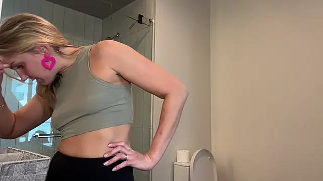 Snapshot of Graciemae_baexx chatting on February 2025 09:21:02 PM Graciemae baexx online show from February 2025 09:21:02 PM