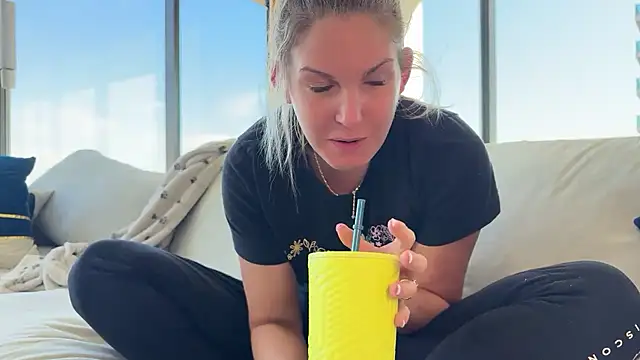 Snapshot of Graciemae_baexx chatting on March 2025 03:45:02 PM Graciemae baexx online show from March 2025 03:45:02 PM