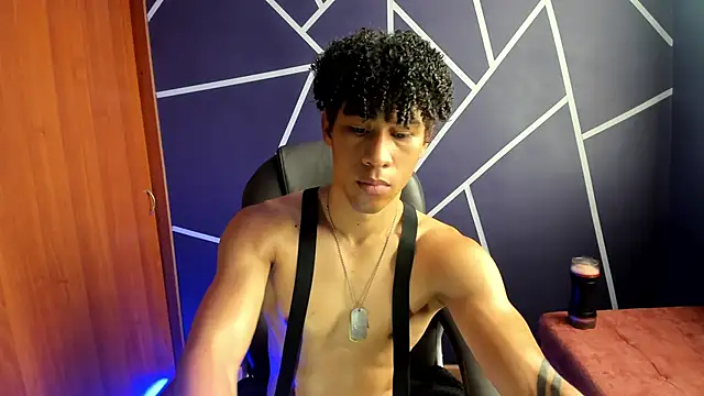 Snapshot of Pendragon1224 chatting on December 2024 04:15:01 PM Pendragon1224 online show from December 2024 04:15:01 PM