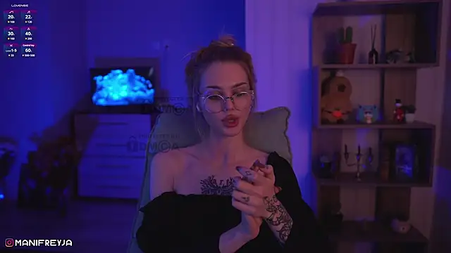 ManiFreyja online show from December 2024 12:52:01 AM