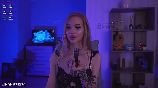 ManiFreyja online show from December 2024 01:15:02 AM