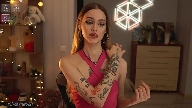 ManiFreyja online show from October 2025 09:52:01 PM